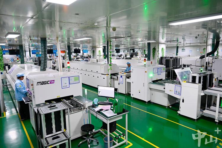 東鳳鎮產業集群加速數字化轉型，240家企業踏上智能升級征程
